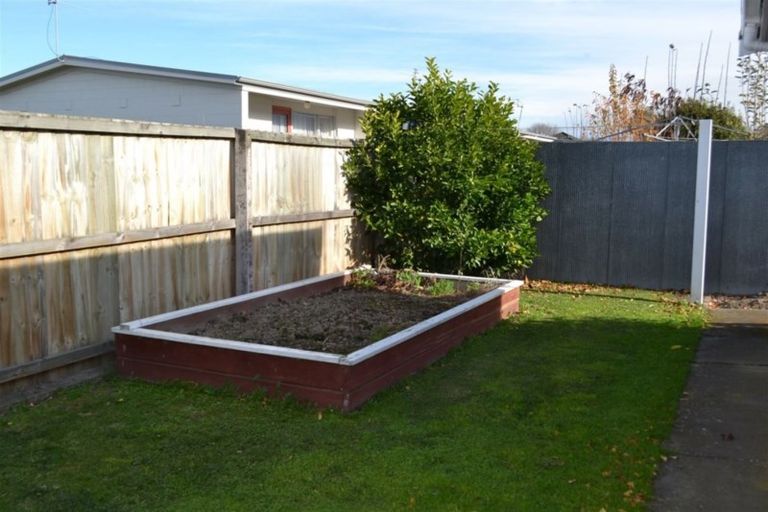 Photo of property in 6 Mcalpine Place, Rangiora, 7400