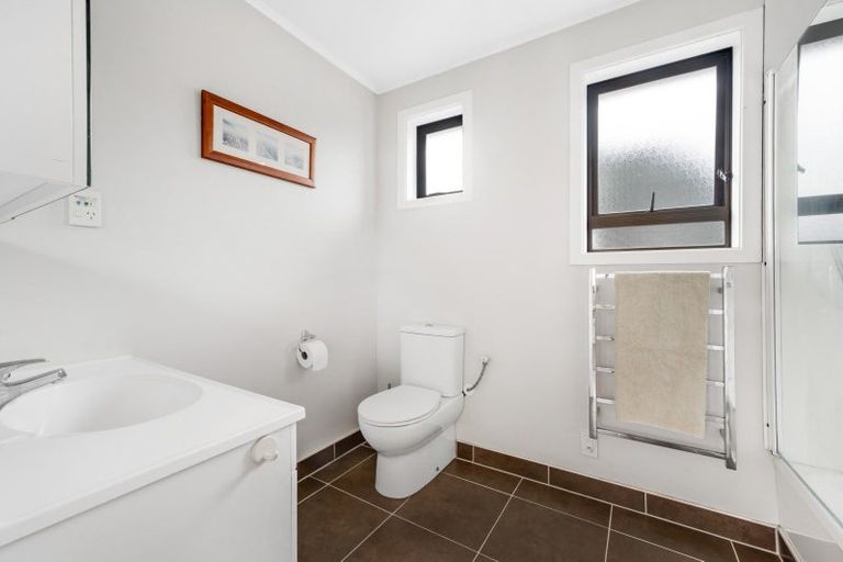 Photo of property in 42 Ennis Avenue, Pakuranga Heights, Auckland, 2010