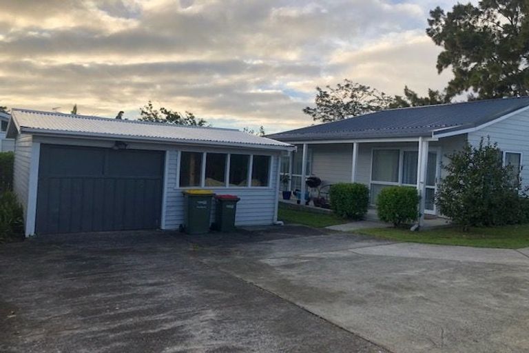 Photo of property in 44 Gossamer Drive, Pakuranga Heights, Auckland, 2010
