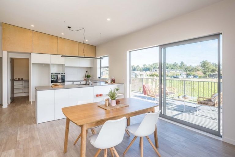 Photo of property in 14 Te Heke Place, Waikanae, 5036