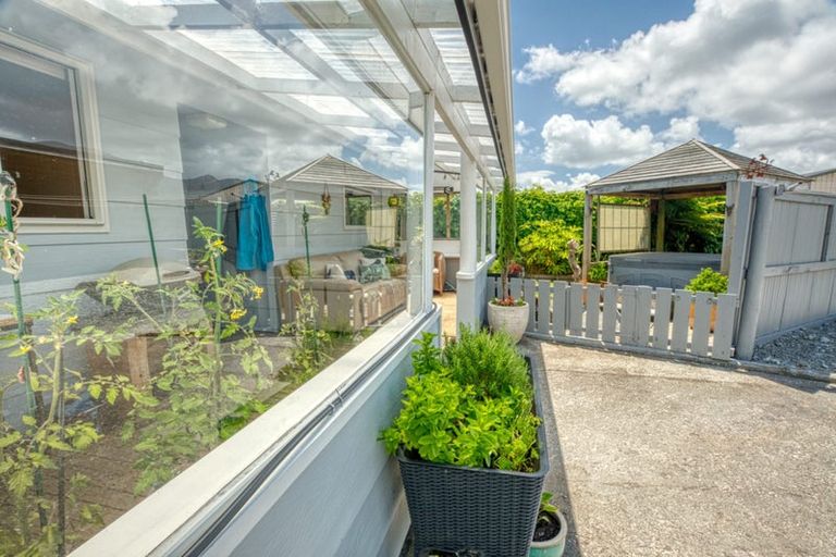 Photo of property in 11 Bowen Street, Kokatahi, Hokitika, 7881