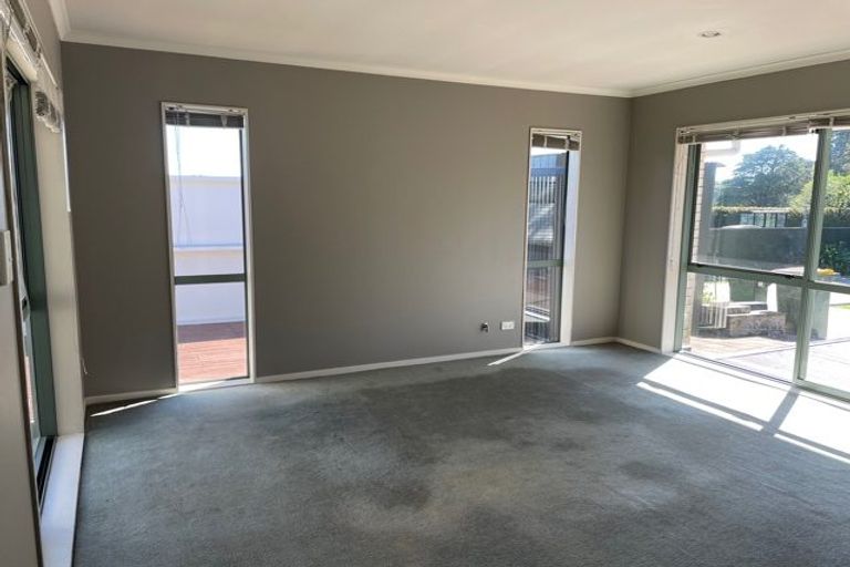 Photo of property in 2 Norm Pellow Drive, Manurewa, Auckland, 2105