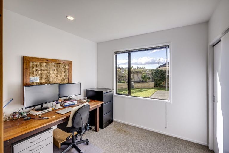 Photo of property in 11 Pania Place, Poraiti, Napier, 4112