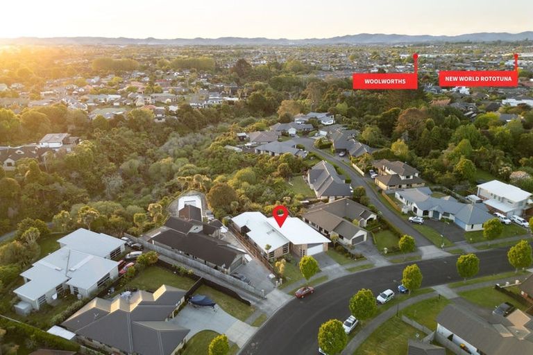 Photo of property in 140 Saint James Drive, Huntington, Hamilton, 3210