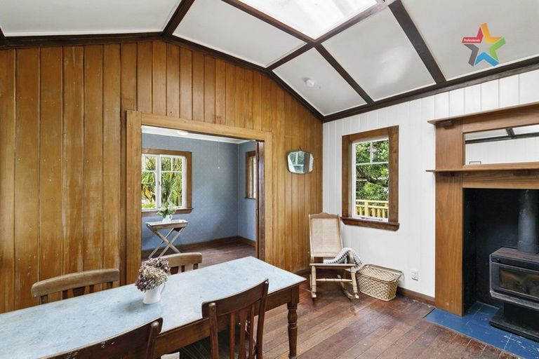 Photo of property in 261 Grounsell Crescent, Belmont, Lower Hutt, 5010