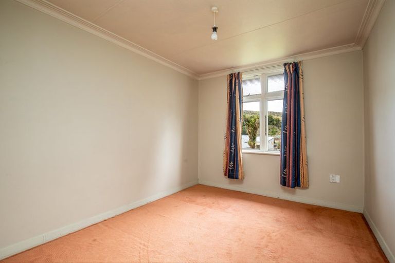 Photo of property in 147 Branxholm Street, Roxburgh, 9500