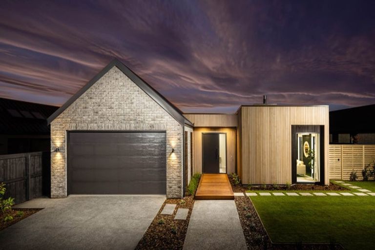 Photo of property in 15 Oakbridge Boulevard, Marshland, Christchurch, 8051