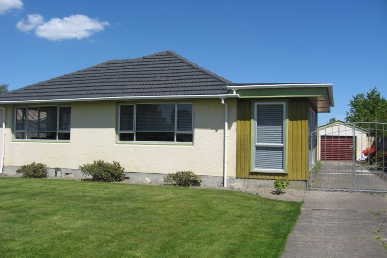 Photo of property in 25 Barnes Road, Redwood, Christchurch, 8051