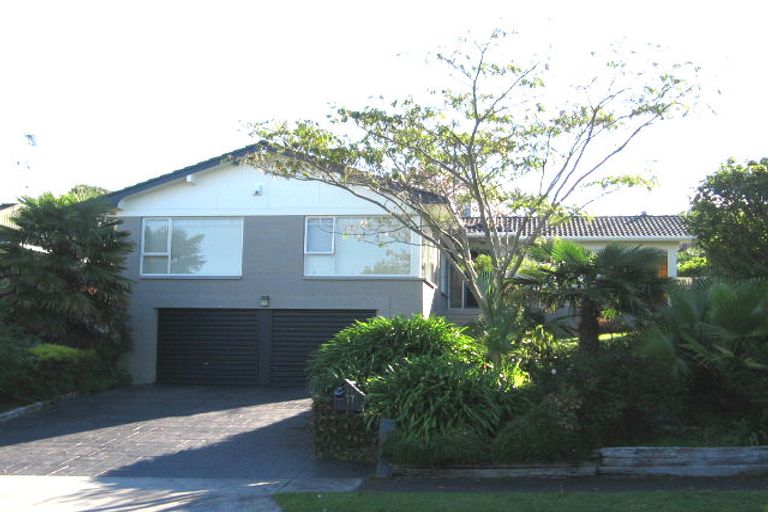 Photo of property in 17 Sorrel Crescent, Bucklands Beach, Auckland, 2012