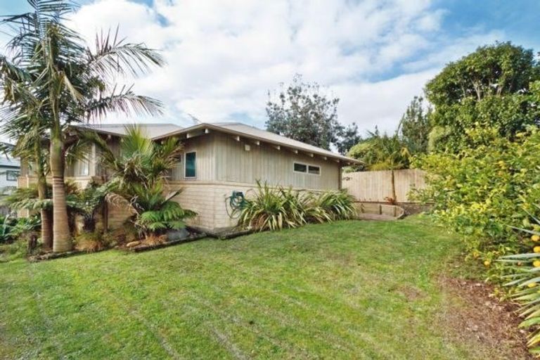 Photo of property in 319a Albany Highway, Rosedale, Auckland, 0632