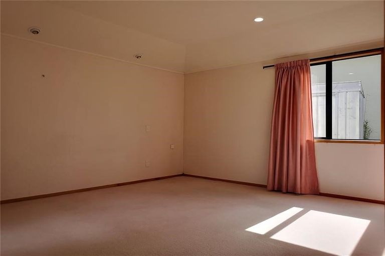 Photo of property in 1/47 Wolsley Avenue, Milford, Auckland, 0620
