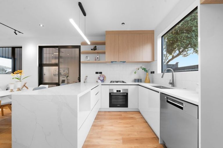 Photo of property in 3 Ewbank Place, Manurewa, Auckland, 2102