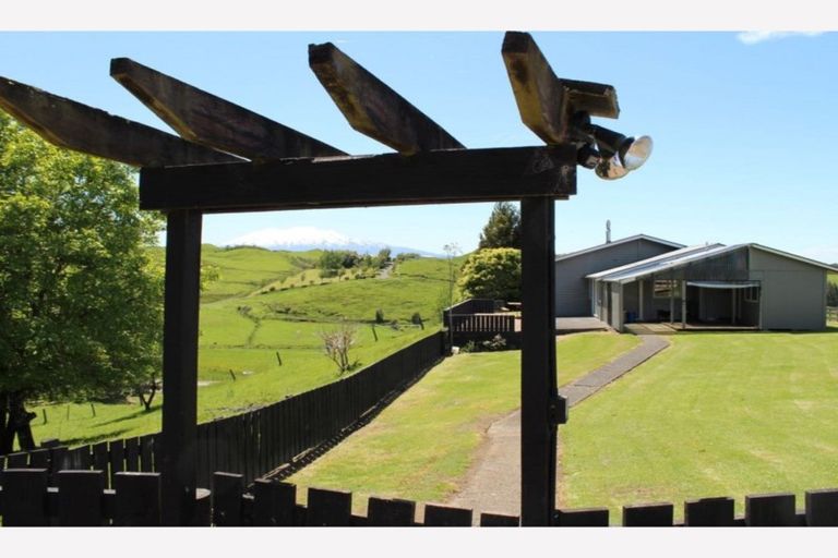 Photo of property in 34 Ameku Road, Raetihi, 4632