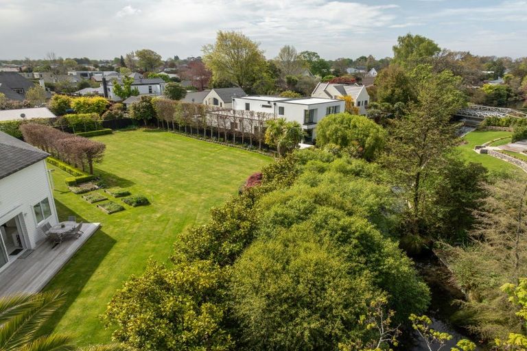 Photo of property in 9 Pentlow Place, Fendalton, Christchurch, 8052
