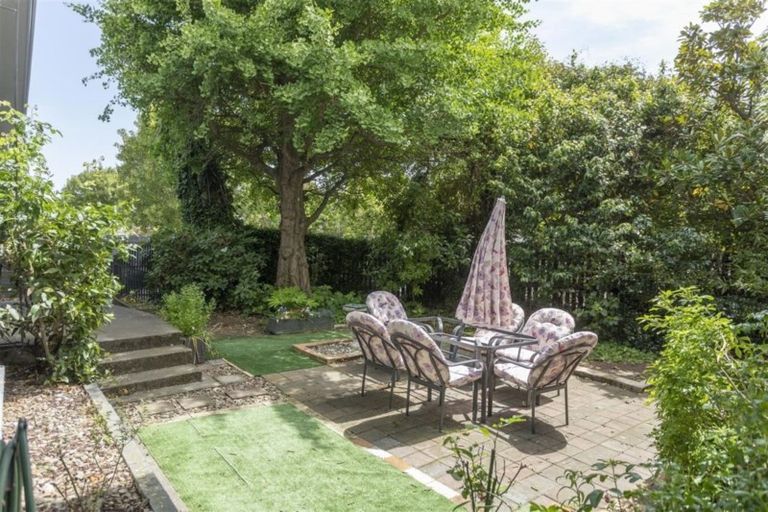 Photo of property in 30 Yardley Street, Avonhead, Christchurch, 8042