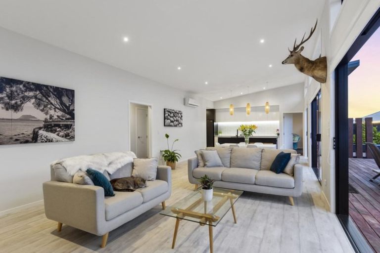 Photo of property in 10 Rotomanu Place, Pyes Pa, Tauranga, 3112