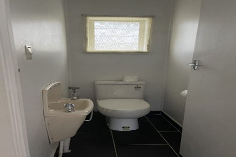 Photo of property in 1/16 Nigel Road, Browns Bay, Auckland, 0630