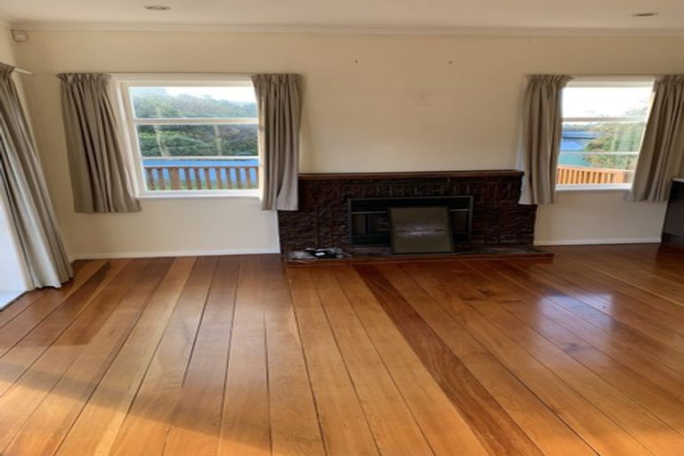 Photo of property in 46 The Drive, Tawa, Wellington, 5028