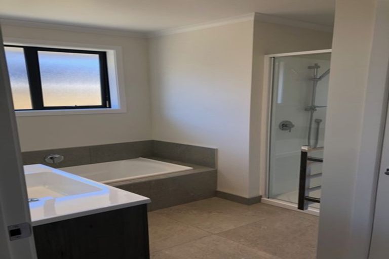 Photo of property in 8 Tapuhikura Street, Waikanae, 5036