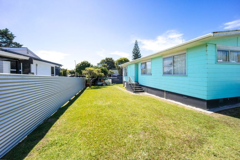 Photo of property in 6 Burbank Avenue, Manurewa, Auckland, 2102