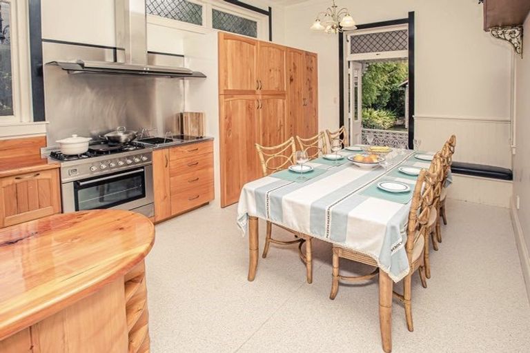 Photo of property in 15 Norwood Road, Bayswater, Auckland, 0622