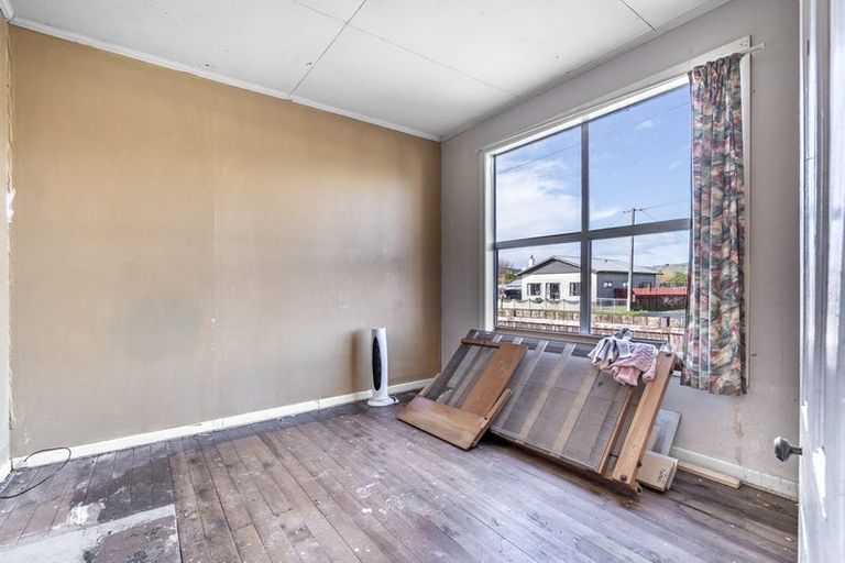 Photo of property in 4 Waverley Street, East Gore, Gore, 9710