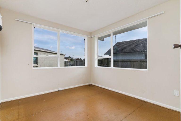 Photo of property in 22 Besant Place, Avondale, Christchurch, 8061