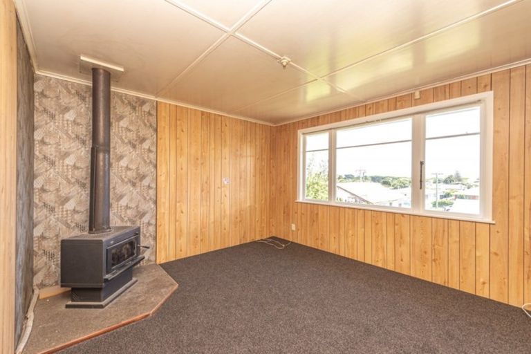 Photo of property in 12 Matai Street, Castlecliff, Whanganui, 4501