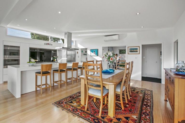 Photo of property in 17 Pitcairn Street, Oakura, 4314