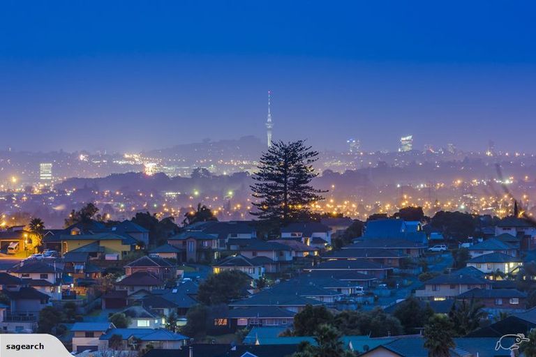 Photo of property in 8 Sophora Place, Totara Heights, Auckland, 2105