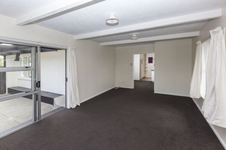 Photo of property in 37 Pembroke Street, Avondale, Christchurch, 8061