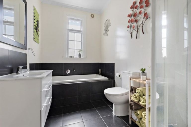 Photo of property in 173 Coutts Street, Rongotai, Wellington, 6022