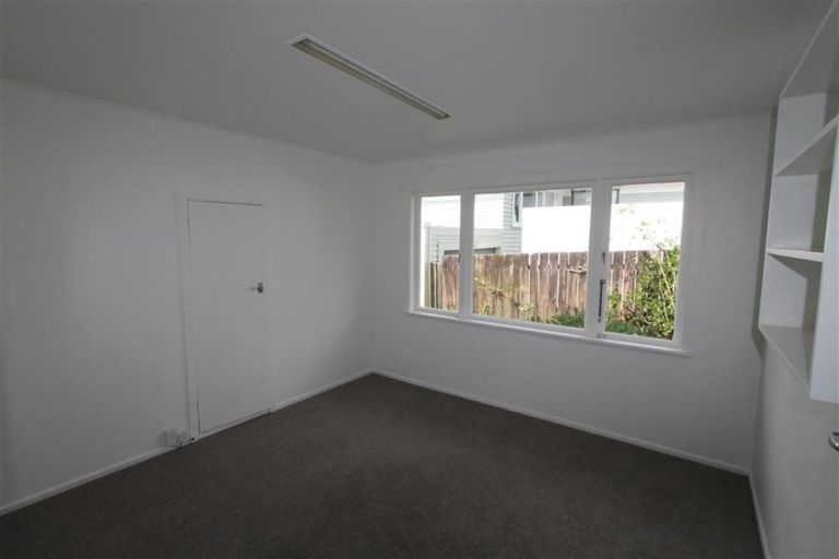 Photo of property in 40 Rosier Road, Glen Eden, Auckland, 0602