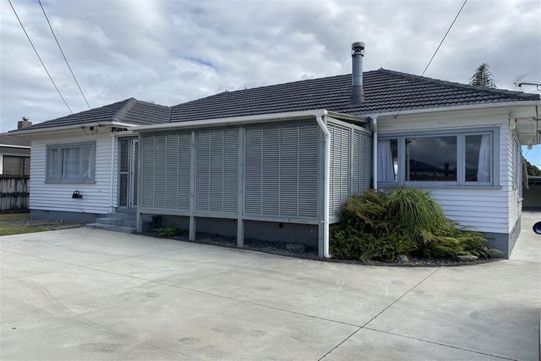 Photo of property in 32 Grove Road, Papakura, 2110