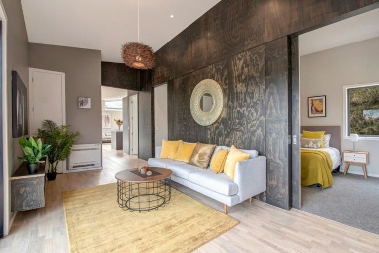 Photo of property in 61 Mcdonnell Road, Arrowtown, 9302