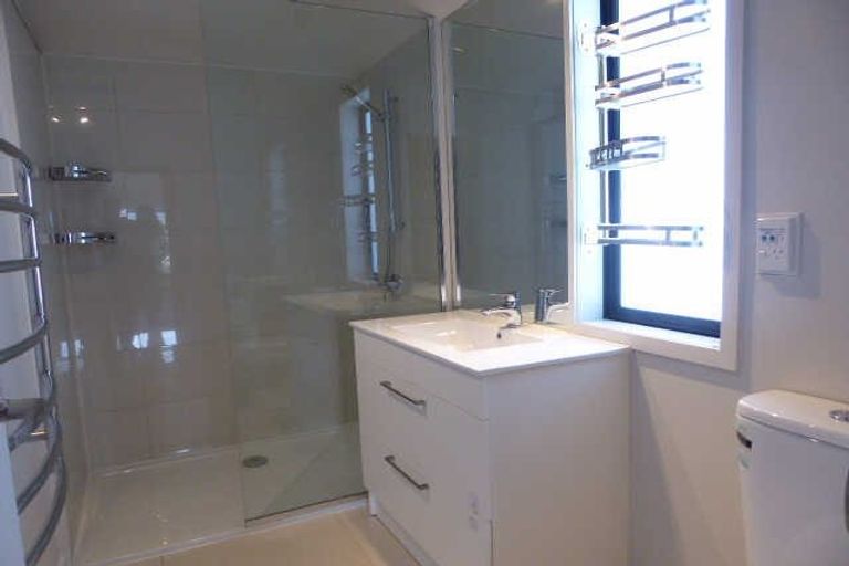 Photo of property in 1/52 Aikmans Road, Merivale, Christchurch, 8014