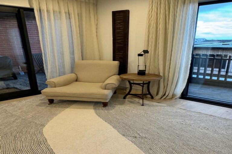 Photo of property in 7/2 Marlborough Crescent, Hobsonville, Auckland, 0616