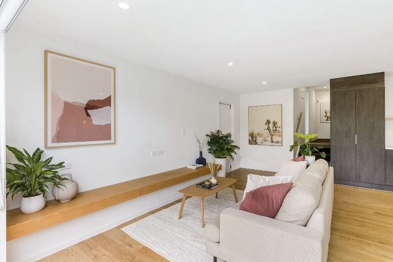 Photo of property in 77a Roseberry Avenue, Birkenhead, Auckland, 0626