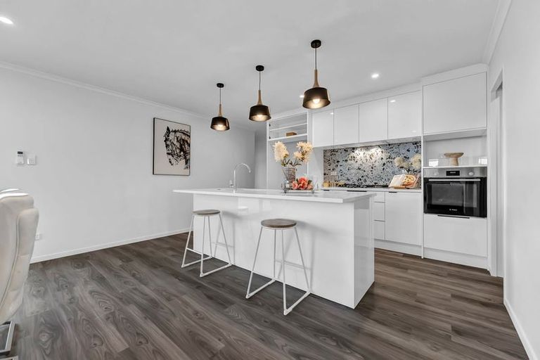 Photo of property in 8 Viv Green Place, Pokeno, 2402