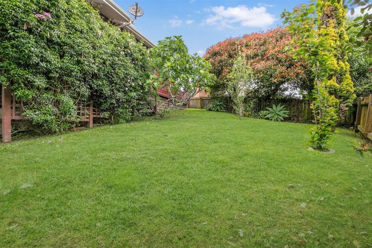 Photo of property in 1/24 Kirby Street, Glendene, Auckland, 0602