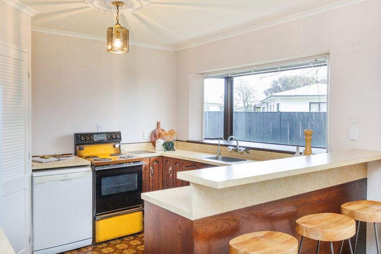 Photo of property in 22 Colonial Place, Kelvin Grove, Palmerston North, 4414