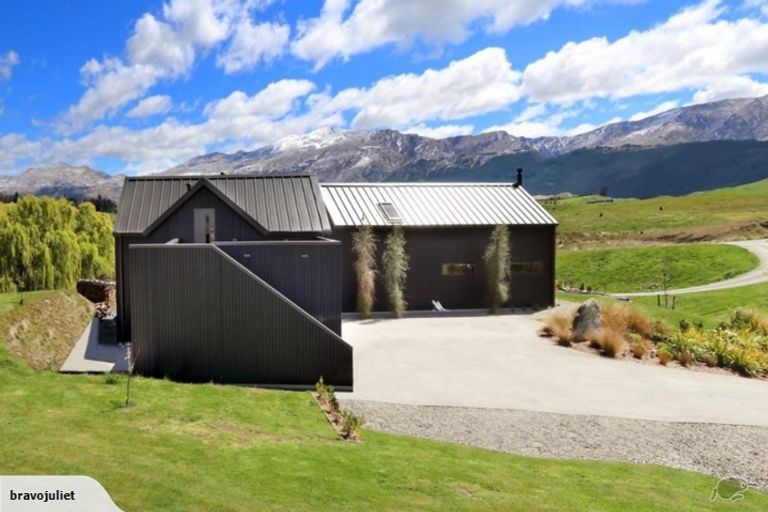 Photo of property in 84 Threepwood Road, Lake Hayes, Queenstown, 9371