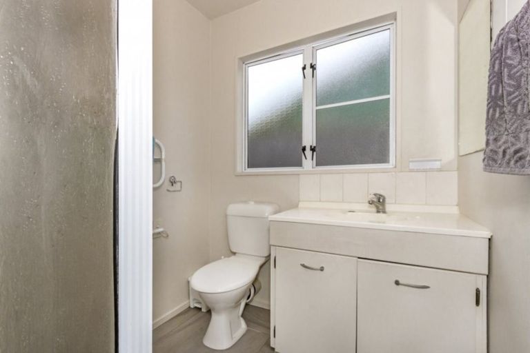 Photo of property in 2/4 Morrison Avenue, Northcote, Christchurch, 8052