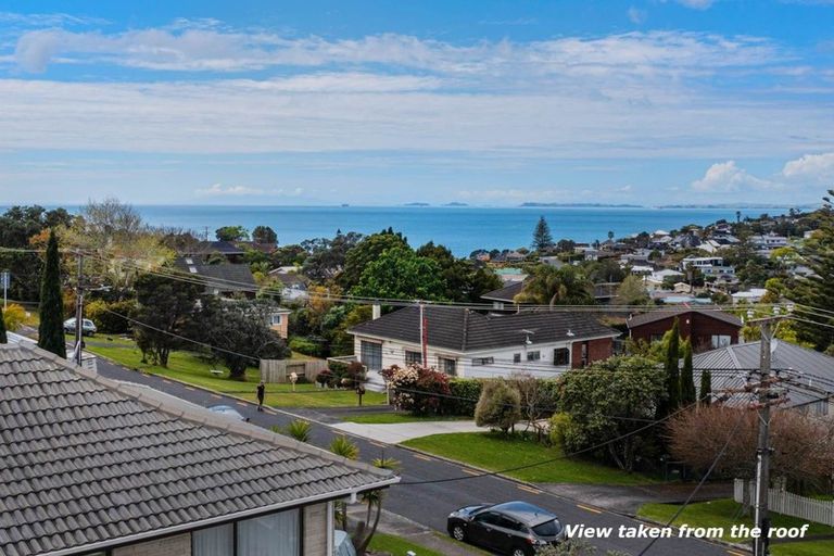 Photo of property in 13 Kiteroa Terrace, Rothesay Bay, Auckland, 0630