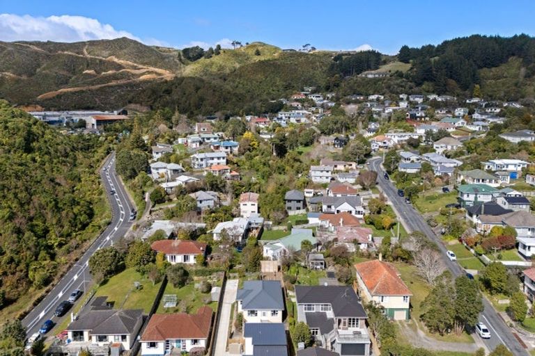 Photo of property in 5 Mahoe Street, Tawa, Wellington, 5028