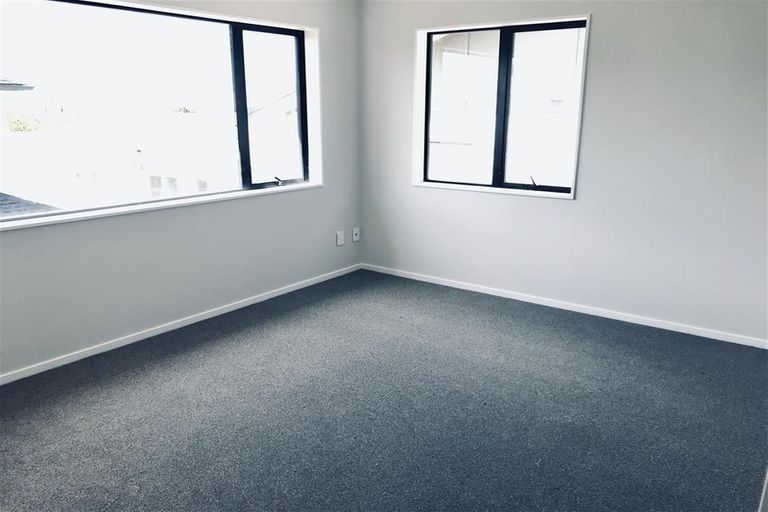 Photo of property in 750a East Coast Road, Pinehill, Auckland, 0630