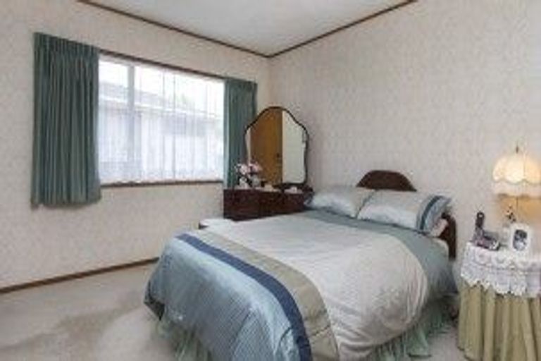 Photo of property in 25 Beechdale Crescent, Pakuranga Heights, Auckland, 2010