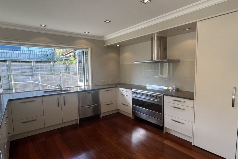 Photo of property in 71 Winara Avenue, Waikanae, 5036
