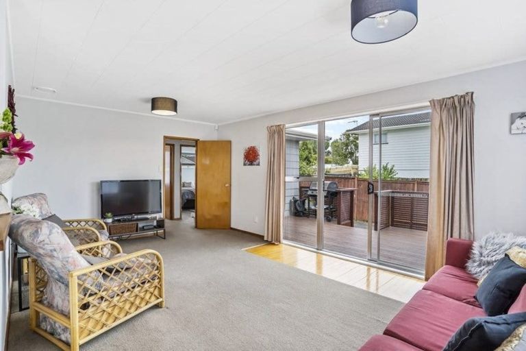 Photo of property in 83 Walworth Avenue, Pakuranga Heights, Auckland, 2010