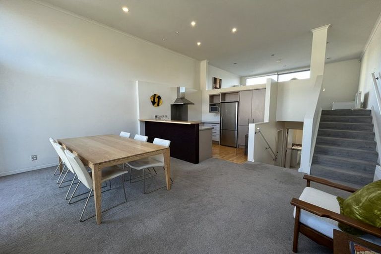 Photo of property in 10/15 Roxburgh Street, Mount Victoria, Wellington, 6011